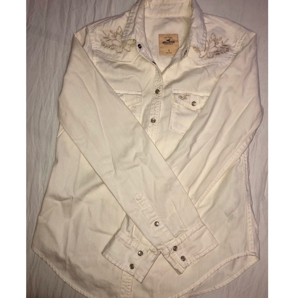 🦋Hollister White embroidered snap button down - Picture 6 of 8